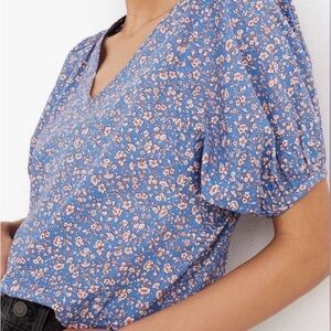 Madewell Blue Floral V-Neck Puff Sleeve Top
